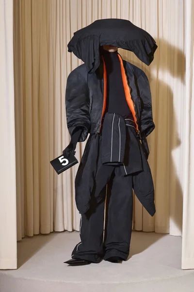 Look 5